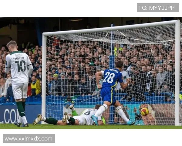 足总杯激战那不勒斯与切尔西1比1平神扑引发争议判罚引热议