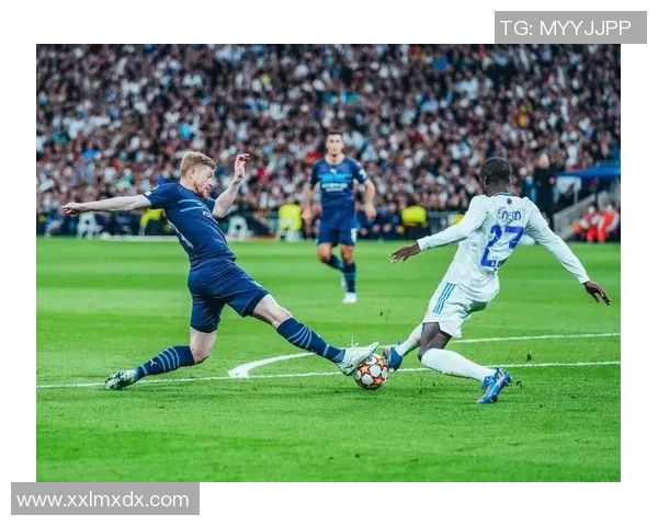 欧冠激战：皇马大胜那不勒斯五球狂潮引发全场震撼分析