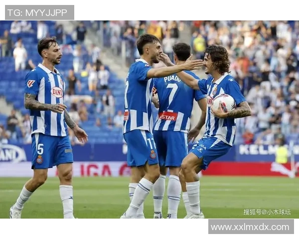 中超激战波尔图大胜曼联补时争议进球引发全场狂欢