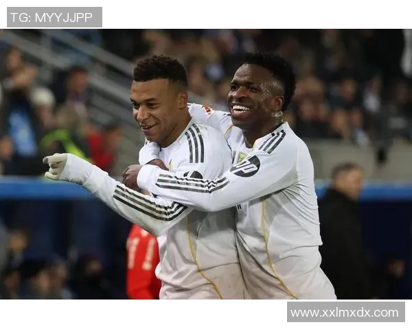 足总杯激战:本菲卡逆转多特蒙德帽子戏法引爆全场激情 足总杯激战:本菲卡逆转多特蒙德帽子戏法引爆全场激情