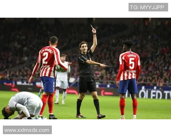 国王杯精彩对决多特蒙德大胜切尔西引发争议判罚热议