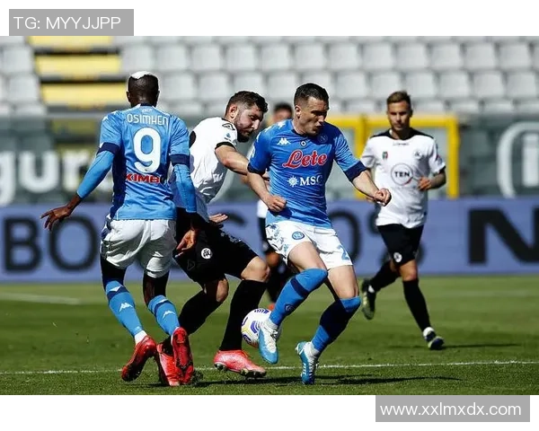 意甲焦点战尤文图斯与切尔西互交白卷绝杀瞬间引发全场热烈反响